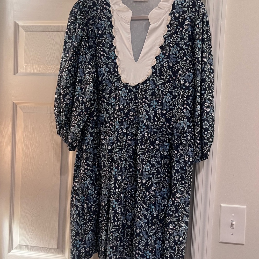 Smith and Quinn Tory Dress- Navy Floral Dress with Scalloped Neckline